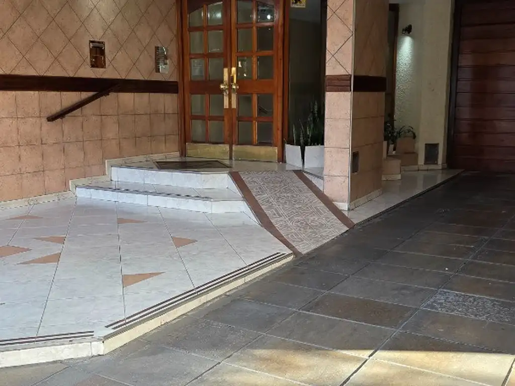 Foto de 4 AMBIENTES CON COCHERA AL FRENTE *OPORTUNIDAD*, imagen 2