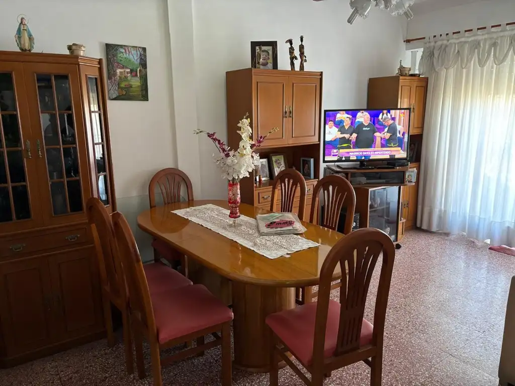 Foto de Venta depto 3 amb amplio, muy bueno 2 Piso por escalera. Parque, imagen 1