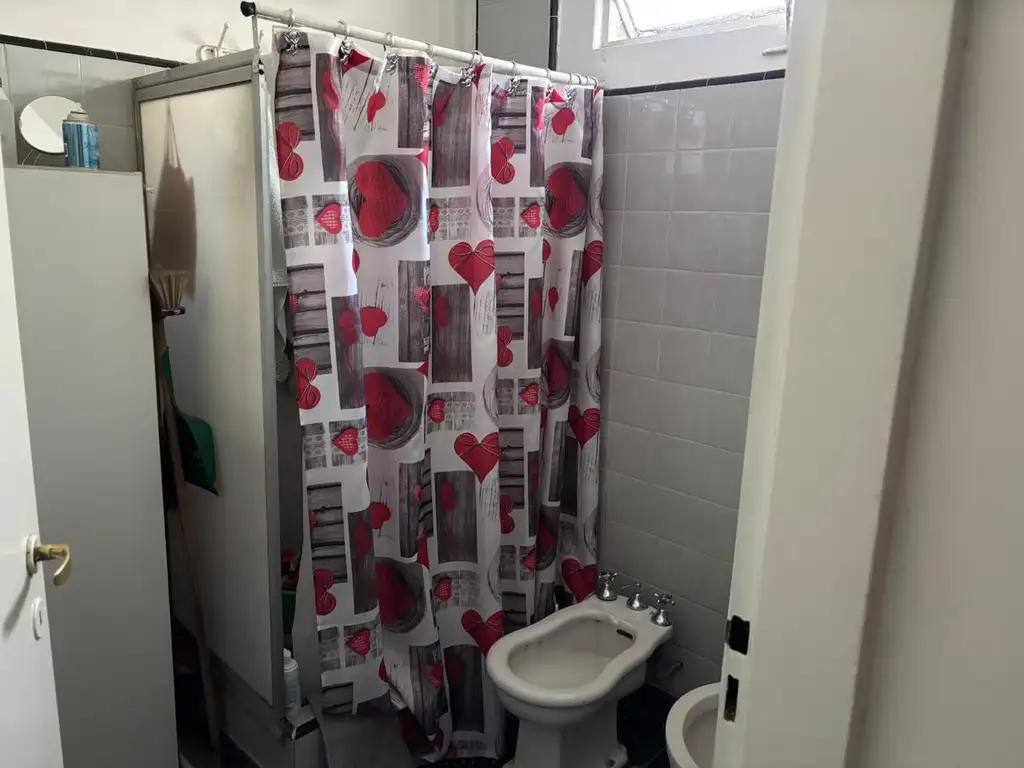 Foto de Venta depto 3 amb amplio, muy bueno 2 Piso por escalera. Parque, imagen 4