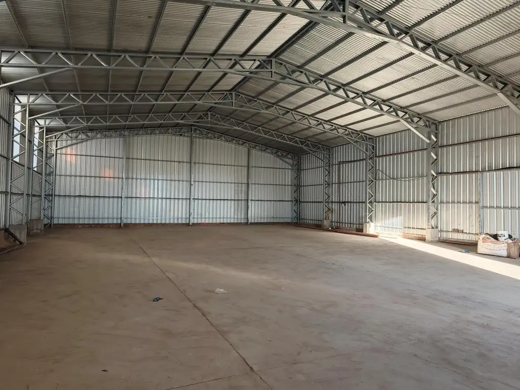 Foto de Galpón 200 m2 - Zona industrial, imagen 2