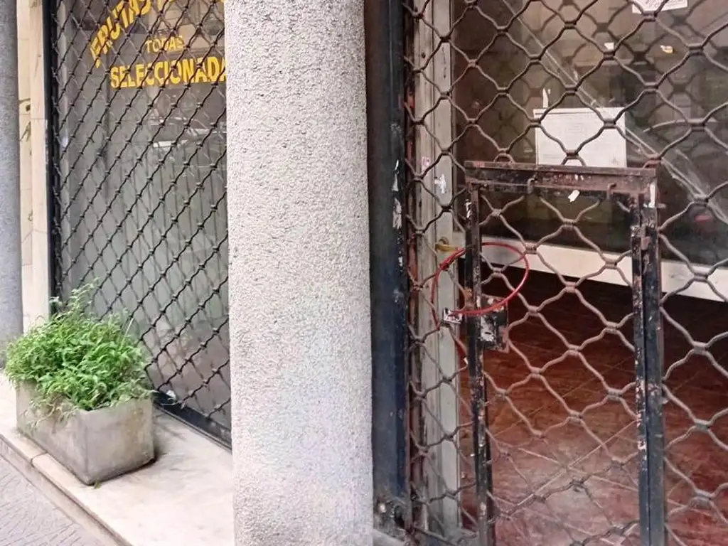 Foto de LOCAL SARANDI Y AV RIVADAVIA, imagen 1