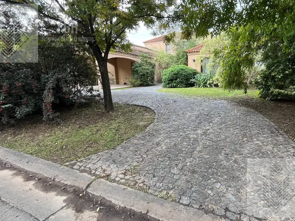 Foto de Casa en venta Barrio Santa Catalina Villanueva, imagen 4