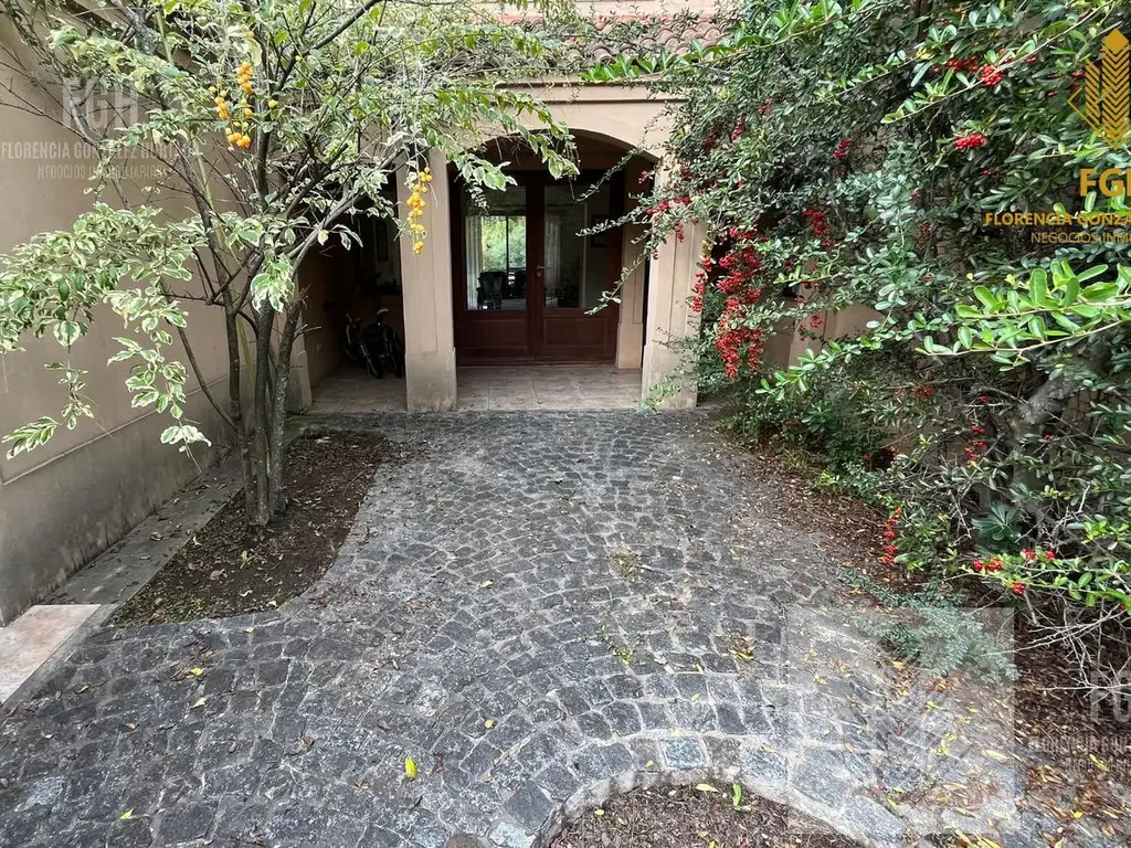 Foto de Casa en venta Barrio Santa Catalina Villanueva, imagen 4