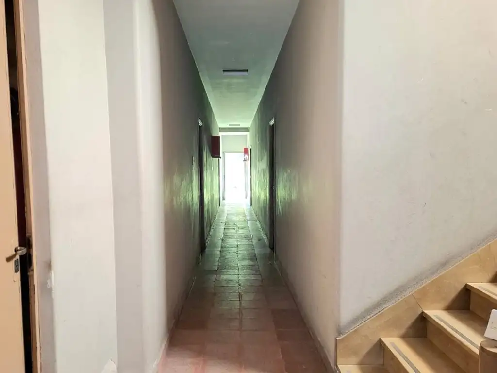Foto de AMPLIO DEPARTAMENTO AL FRENTE PLANTA BAJA CON PATIO, imagen 2