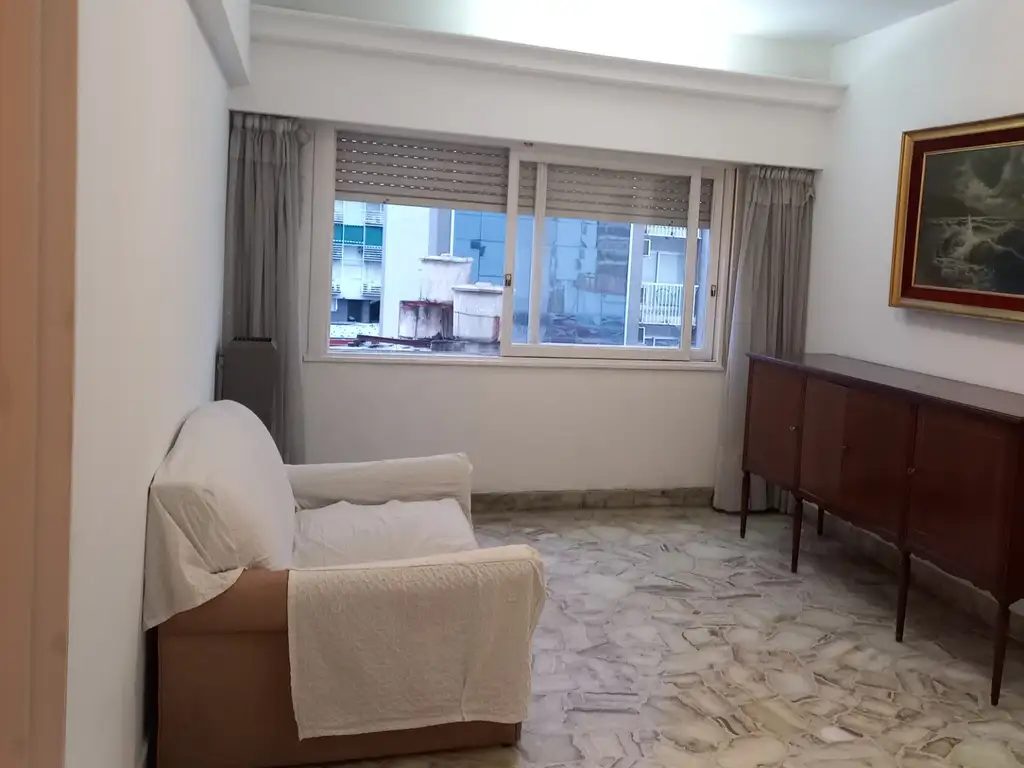 Foto de Departamento de 2 ambientes a refaccionar cocina. Excelente ubicacion, imagen 1
