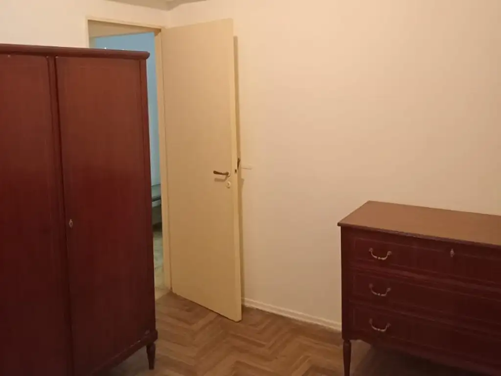 Foto de Departamento de 2 ambientes a refaccionar cocina. Excelente ubicacion, imagen 3