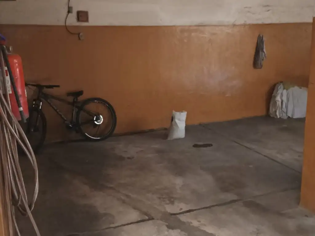 Foto de COCHERA EN VENTA // A 2 CUADRAS DE AV.SAENZ // MUY BUENA UBICACION, imagen 5