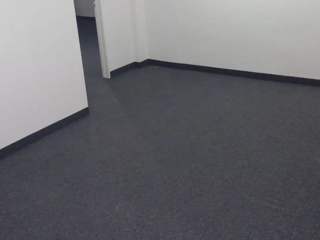 Foto de OFICINA EN PLANTA PB RECEPCIÓN Y 3 OFICINAS, 2 BAÑOS, imagen 3