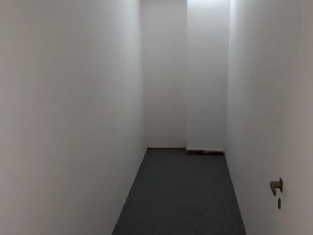 Foto de OFICINA EN PLANTA PB RECEPCIÓN Y 3 OFICINAS, 2 BAÑOS, imagen 5