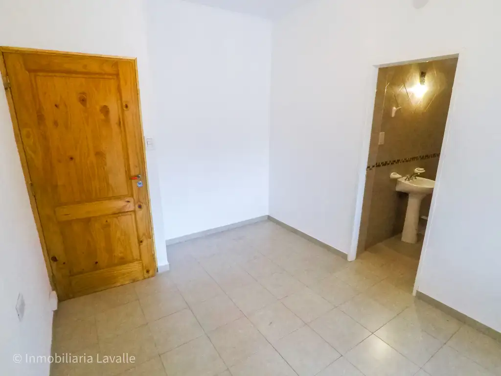 Foto de Departamento en alquiler en Ezpeleta Este, imagen 2
