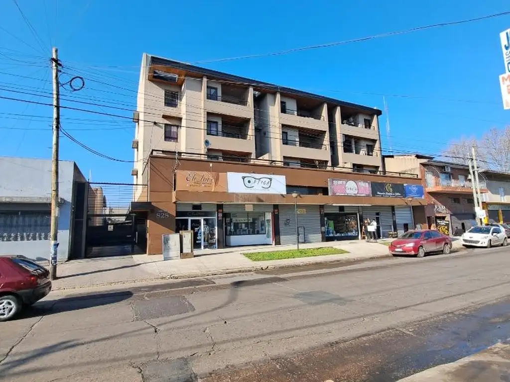 Foto de Depto. Alquiler. Solano. 3 amb c/ patio y cochera., imagen 1