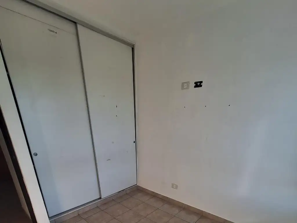 Foto de Depto. Alquiler. Solano. 3 amb c/ patio y cochera., imagen 5