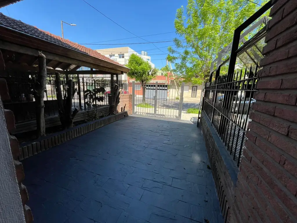 Foto de Duplex 4 amb. con cochera y patio, imagen 1