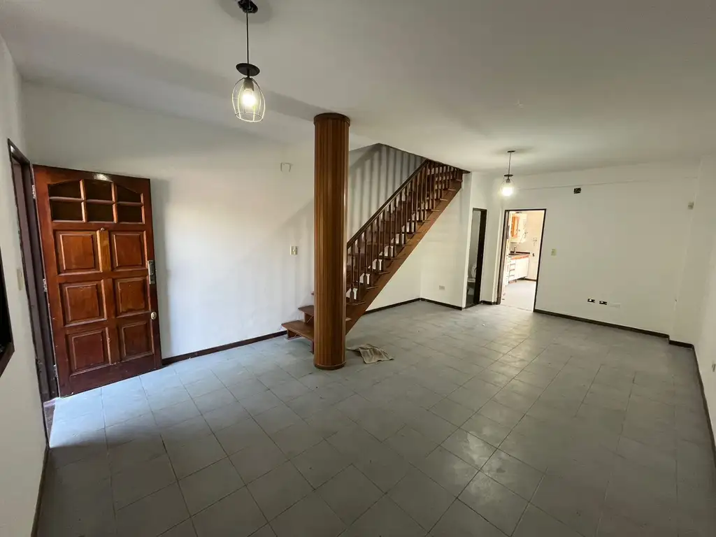 Foto de Duplex 4 amb. con cochera y patio, imagen 4