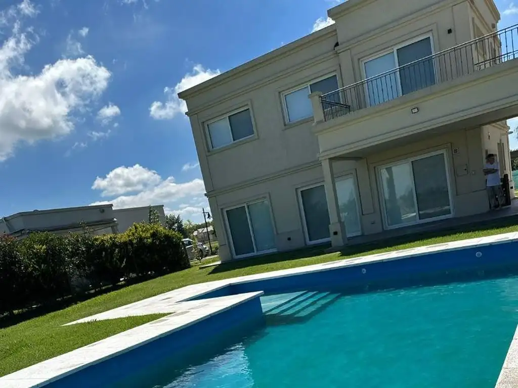 Foto de Casa a estrenar 4 ambientes en Alquiler en Haras del Sur 3, imagen 2