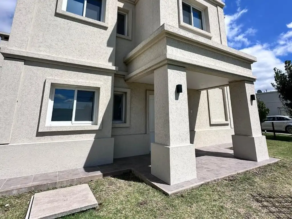 Foto de Casa a estrenar 4 ambientes en Alquiler en Haras del Sur 3, imagen 3