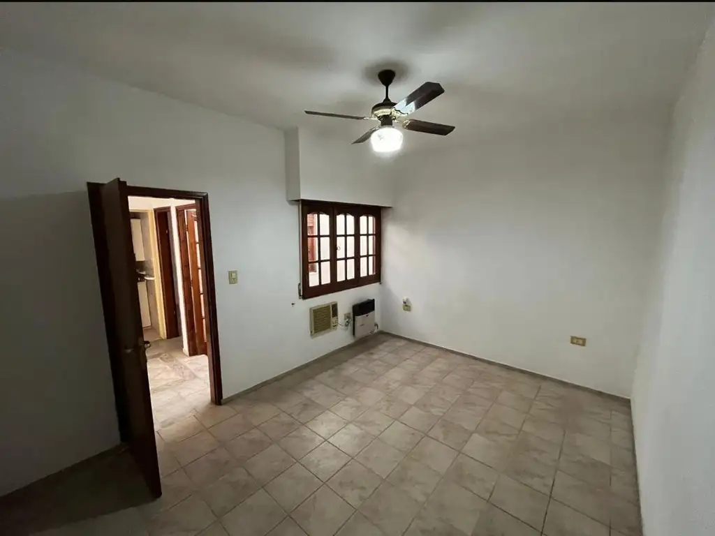 Foto de Departamento interno con patio., imagen 3