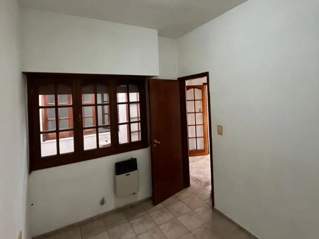 Foto de Departamento interno con patio., imagen 1