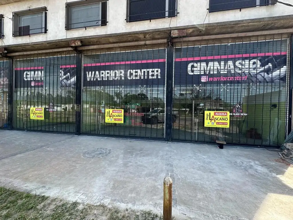 Foto de Excelentes Locales Comerciales sobre Yrigoyen, imagen 1