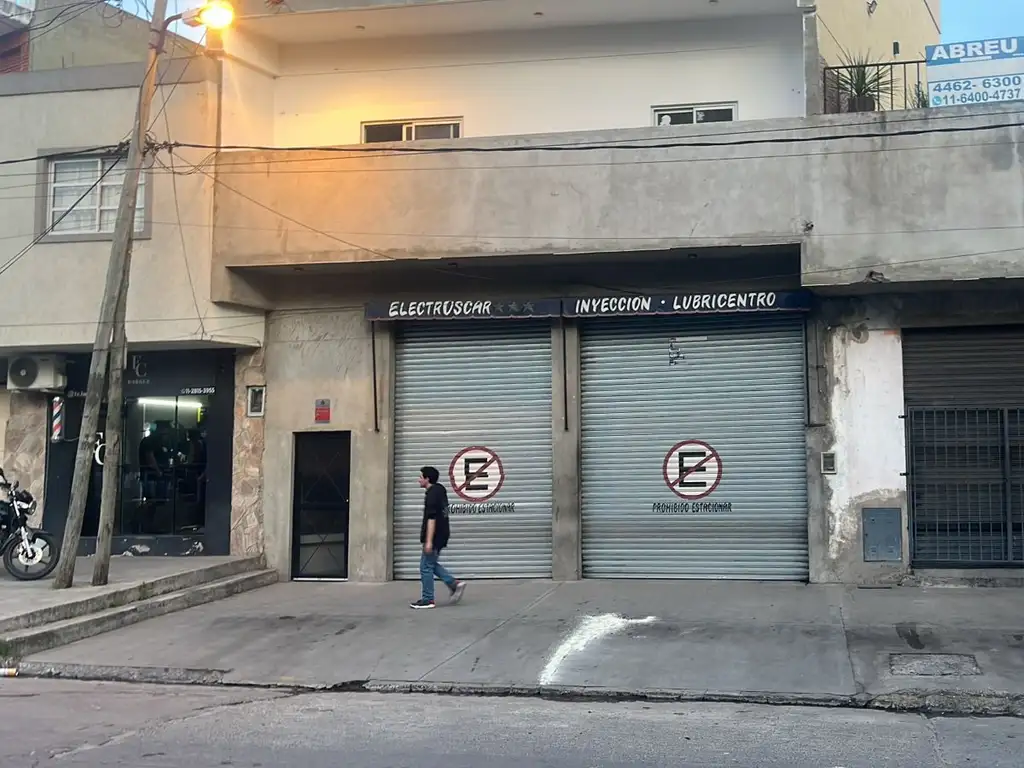 Foto de Local en alquiler en Villa Celina, imagen 1