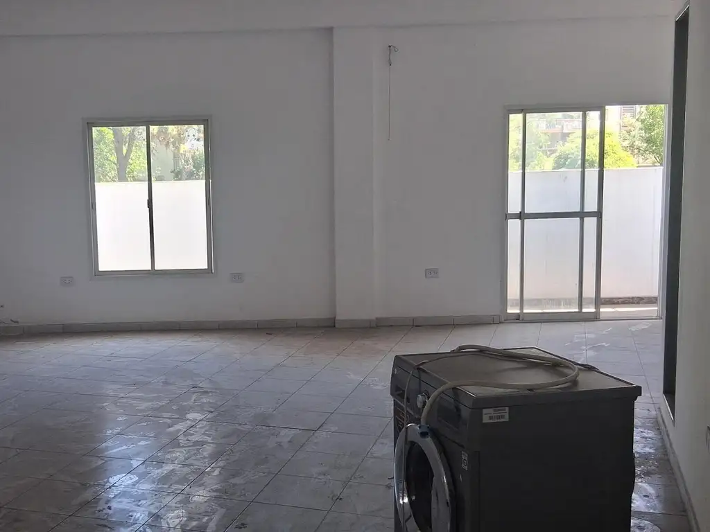 Foto de Galpón en alquiler en Villa Celina, imagen 2