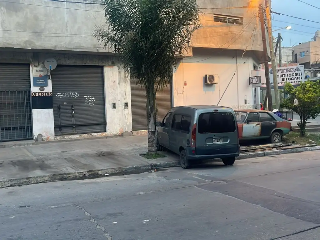 Foto de Galpón en alquiler en Villa Celina, imagen 1
