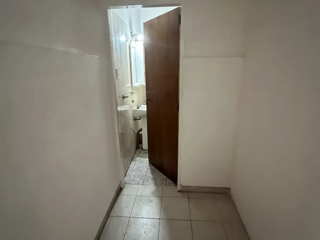 Foto de DPTO PH PB 2 AMB. POR PASILLO CON PATIO LAVADERO SIN EXPENSAS, imagen 3