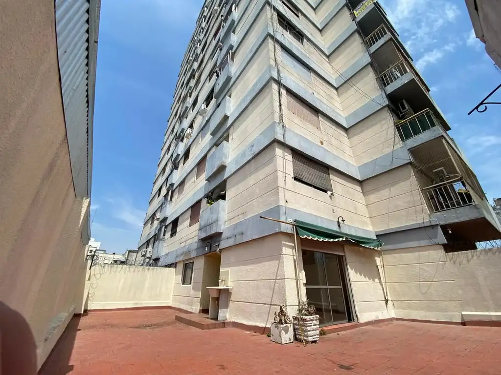 Foto de DEPARTAMENTO 2 AMBIENTES VENTA CON PATIO Y RENTA, imagen 4