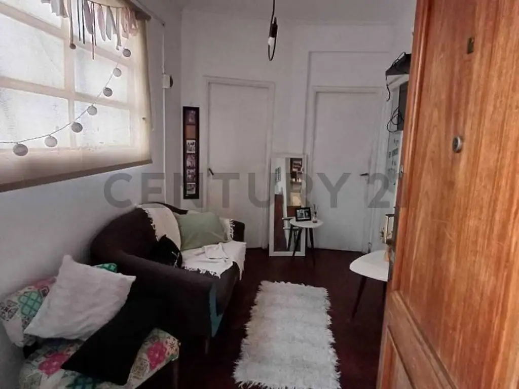 Foto de Departamento de 2 ambientes y medio, por escalera ideal inversor, imagen 1