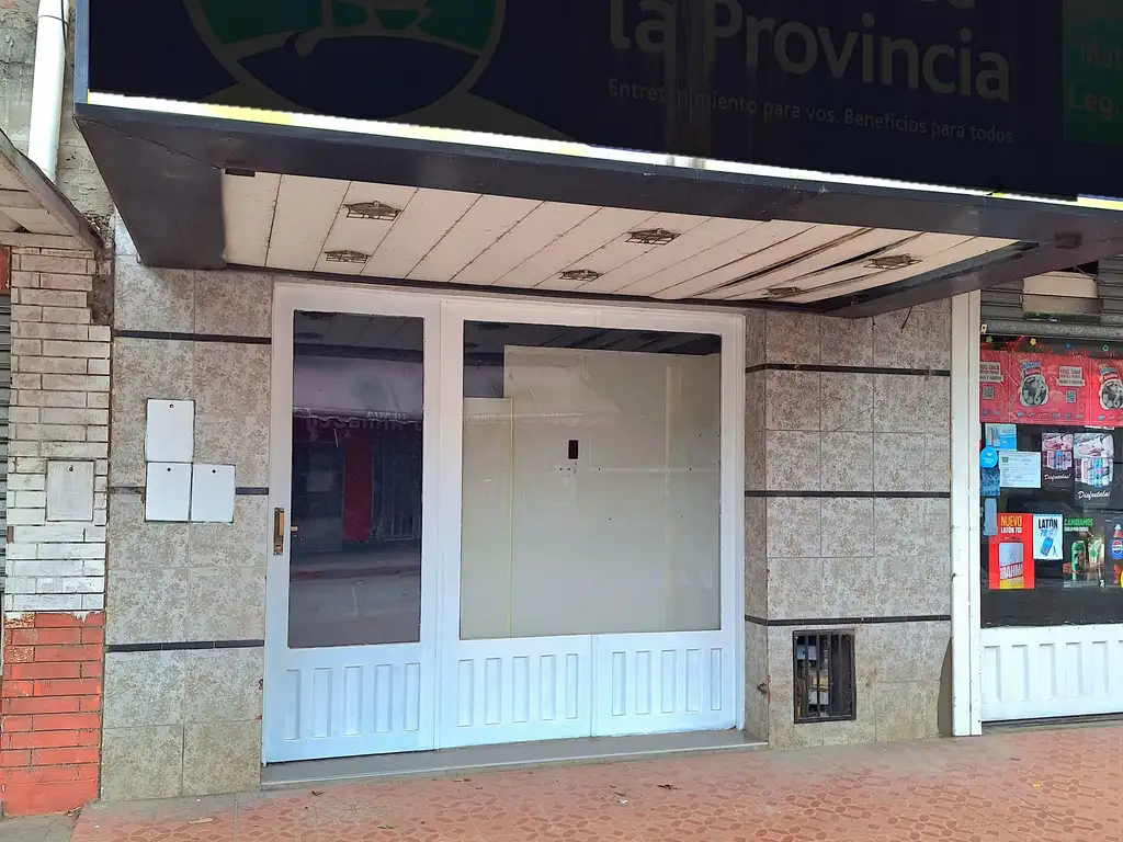 Foto de Local en alquiler en Zárate, Villa Massoni. Medidas 3.5 mts x 13.5 mts, imagen 1