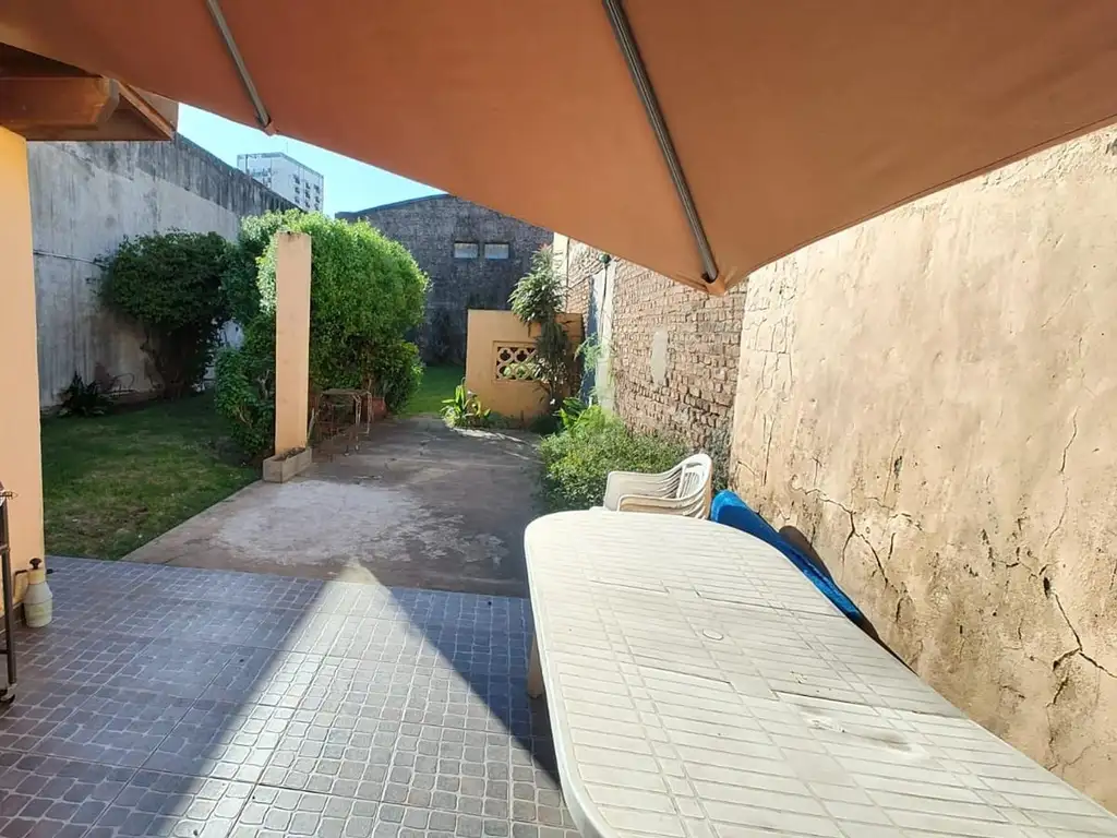 Foto de CASA a RECICLAR o LOTE 8.66x63, imagen 3