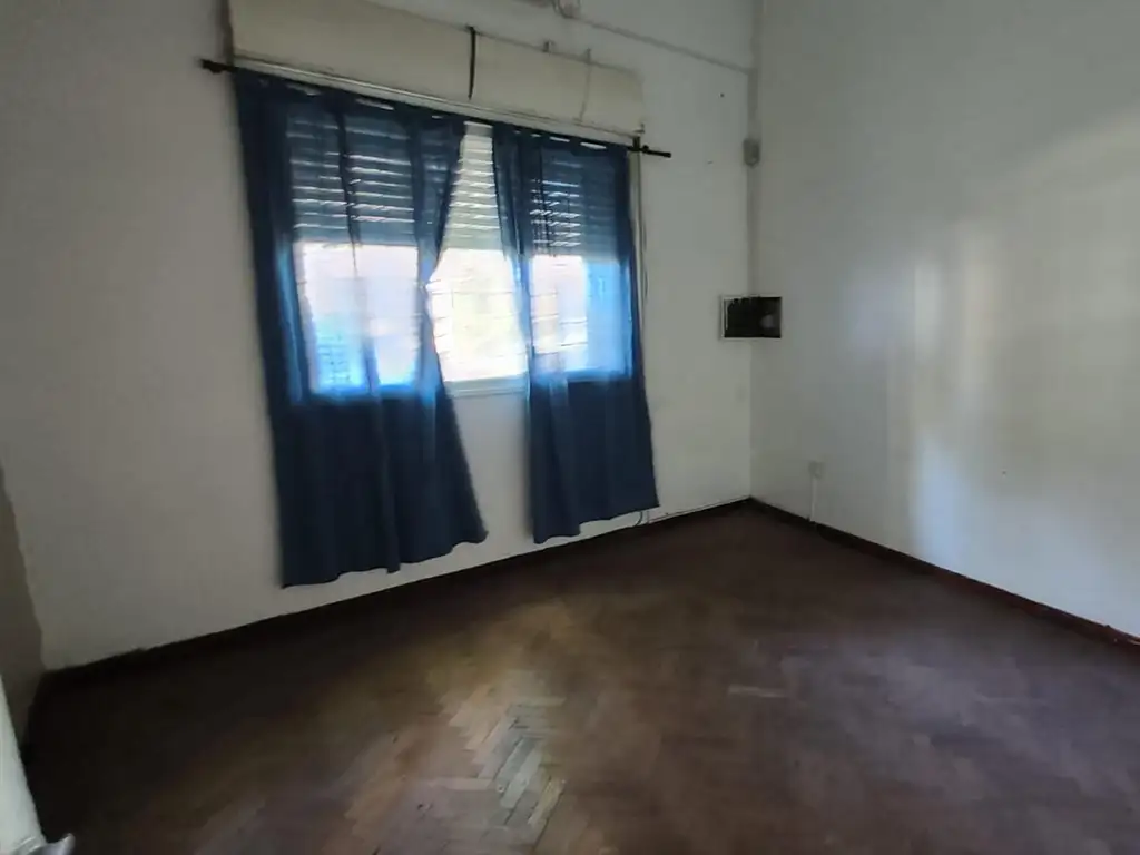 Foto de CASA a RECICLAR o LOTE 8.66x63, imagen 2