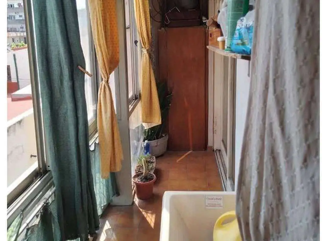 Foto de APTO CREDITO- DEPTO 3 AMBIENTES EXC. ESTADO! MUY LUMINOSO- CERCA SUBTE, imagen 4