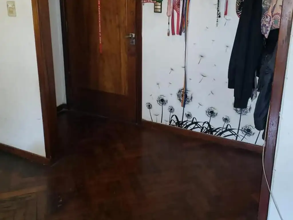 Foto de SEMIPISO DE 4 AMB. AL FRENTE ACTUALMENTE RENTADO - MUY BUEN, imagen 3