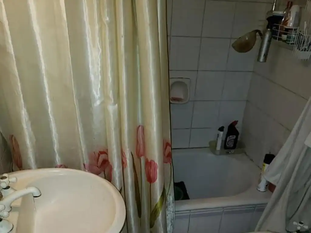 Foto de SEMIPISO DE 4 AMB. AL FRENTE ACTUALMENTE RENTADO - MUY BUEN, imagen 5