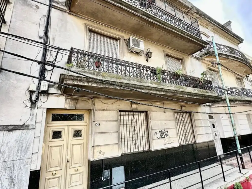 Foto de Venta Departamento 2 ambientes La Boca con patio 69.59 M2, imagen 1