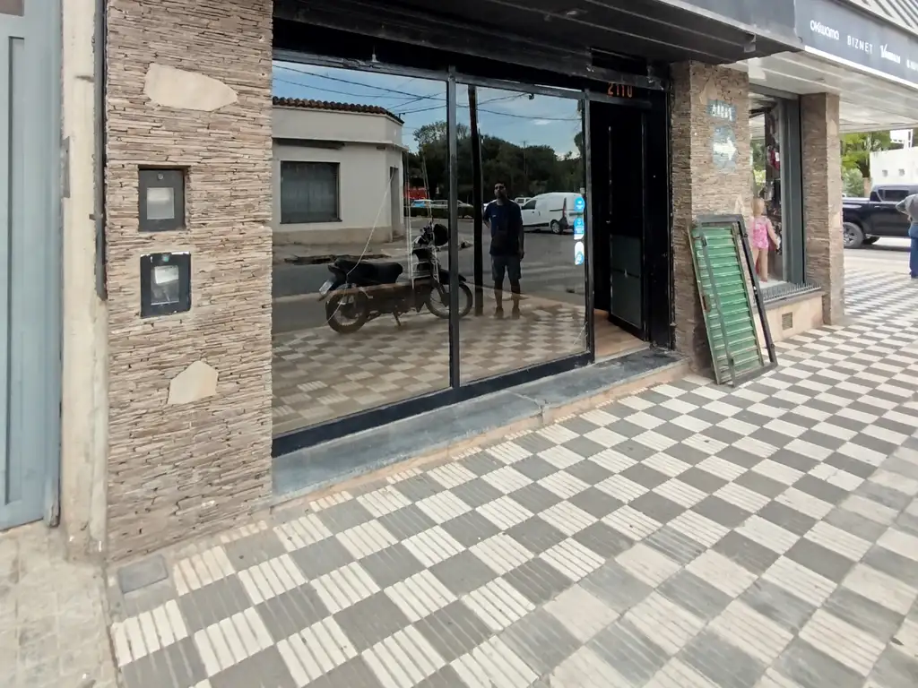 Foto de Local en alquiler en Villa Gobernador Galvez SUPERF. APROX. 21M2, imagen 2