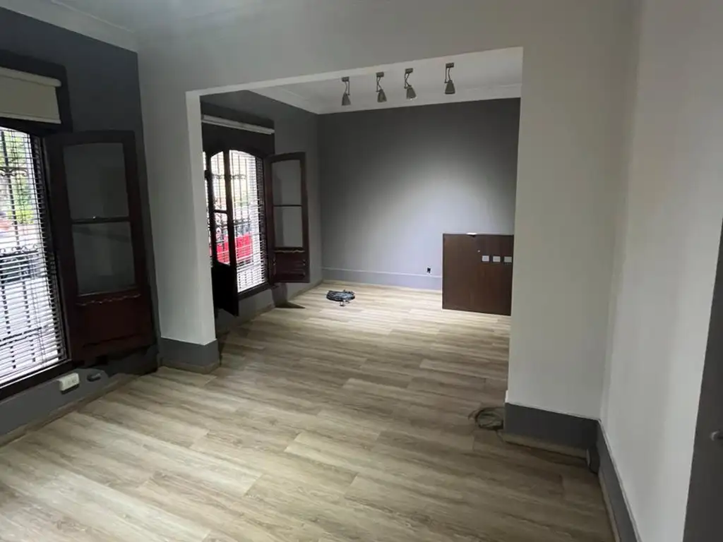 Foto de ALQUILER! Excelente inmueble para oficinas o estudios profesionales, imagen 3