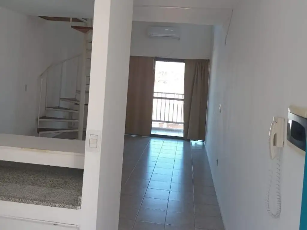 Foto de ALQUILER Duplex 1 Dorm. Edificio Ascasubi, imagen 3