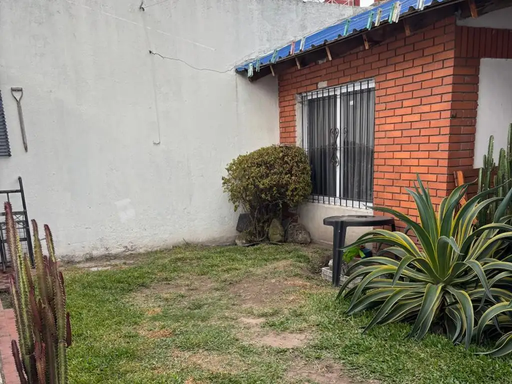 Foto de Venta 2 Ph independientes con jardin, Villa Lugano , 100 Metros Av, imagen 2
