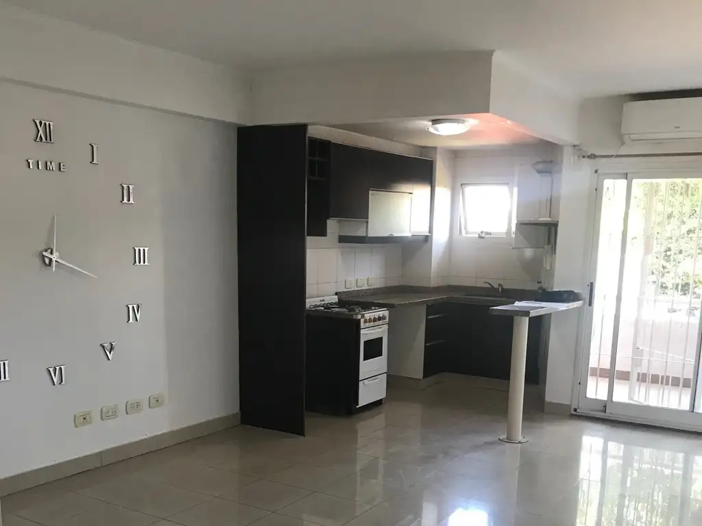 Foto de DEPARTAMENTO DE 2 AMBIENTES CON PARRILLA, imagen 3