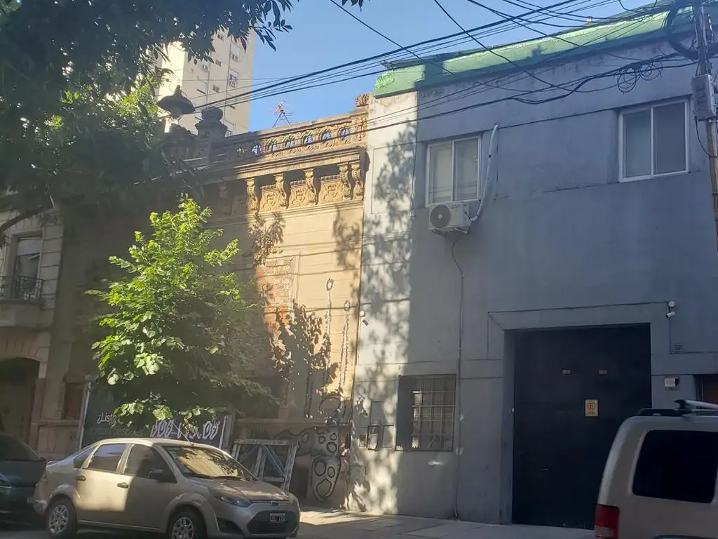 Foto de Deposito con vivienda de 4 ambientes / Terreno en venta , en Flores, imagen 1
