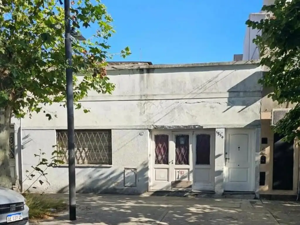 Foto de Casa de 5 ambientes, a refaccionar en Villa Urquiza, imagen 2