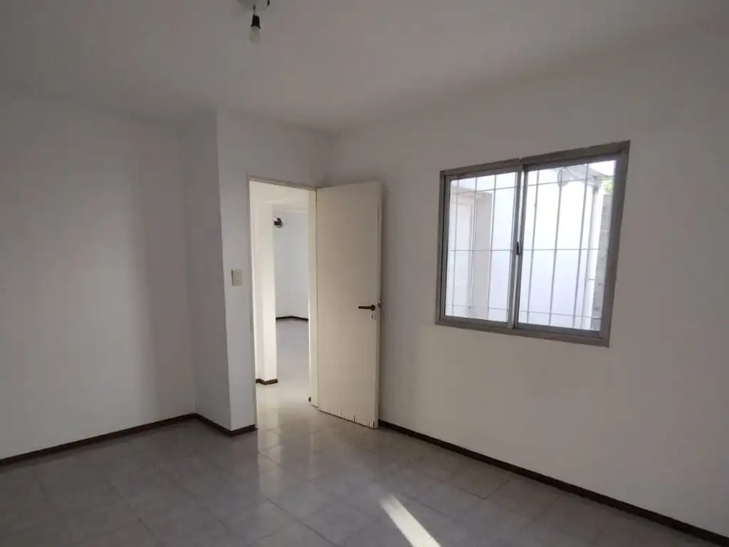 Foto de Casa de pasillo de dos habitaciones con patio en alquiler en Arroyo Seco, imagen 3