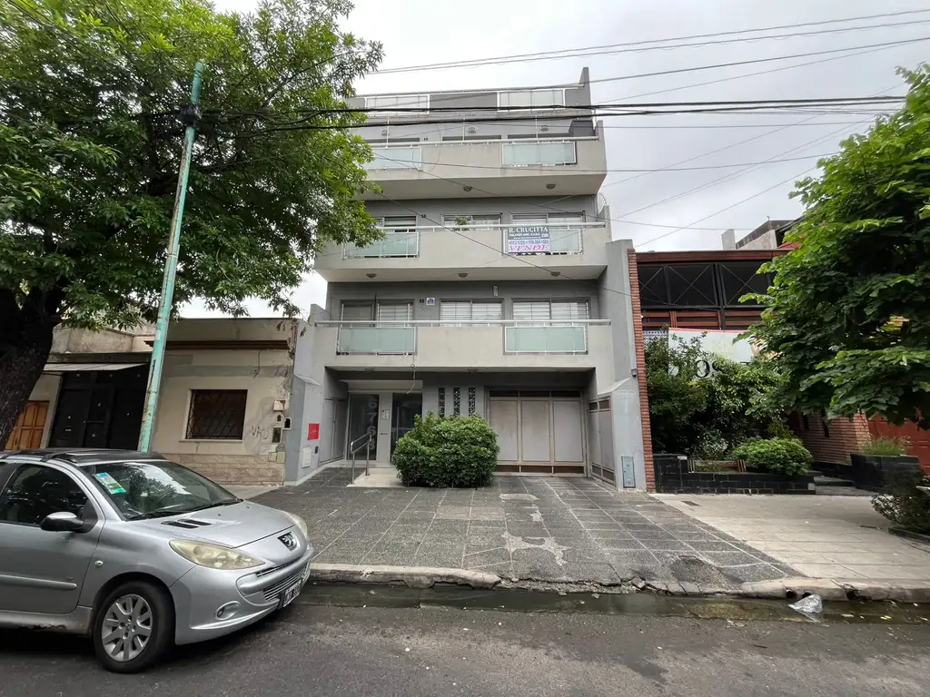 Foto de Depto. 3 ambientes al frente con cochera, imagen 2