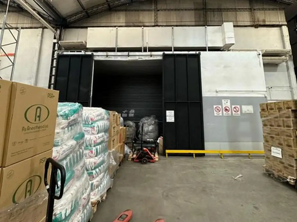 Foto de Galpón en alquiler de 1530m2 ubicado en La Tablada, imagen 1