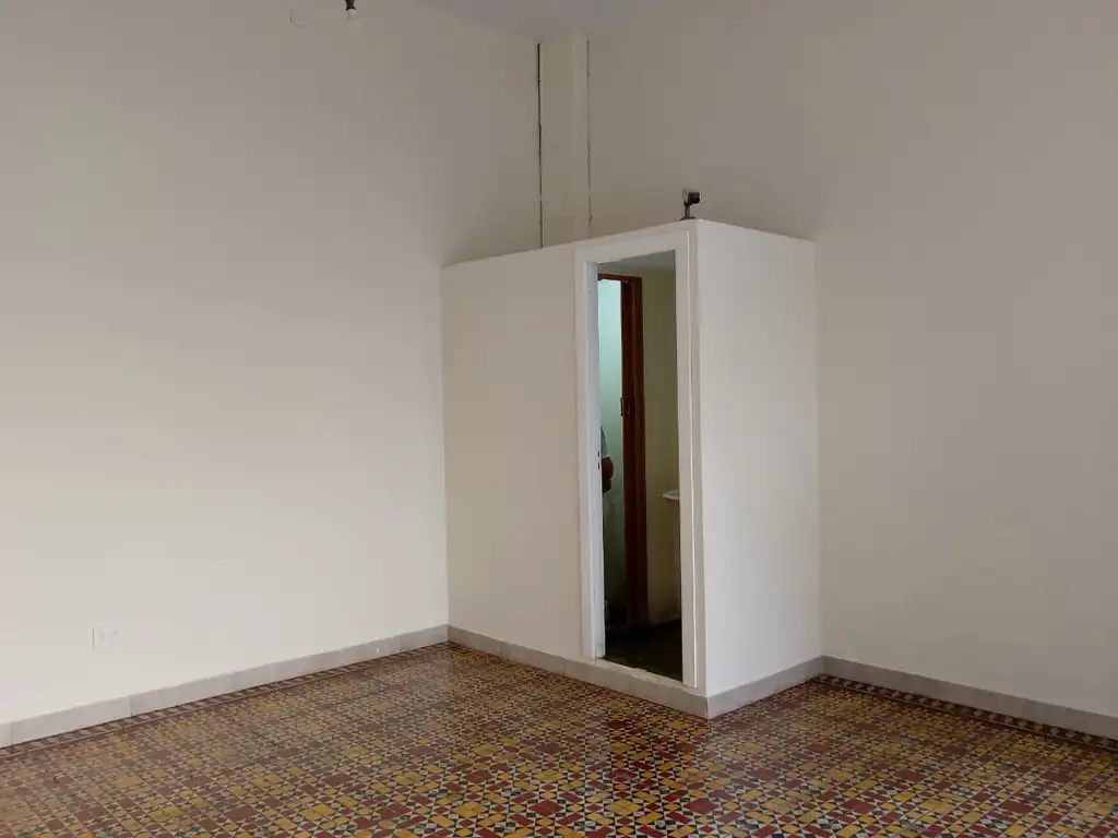 Foto de Alquiler de local de 25 m² en zona céntrica de Mataderos. Seguro de, imagen 3
