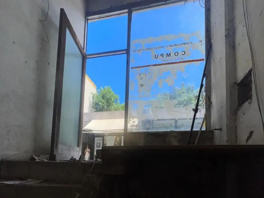 Foto de 140m2 Subs 1/2 c tren con vidriera a Galeria, imagen 1