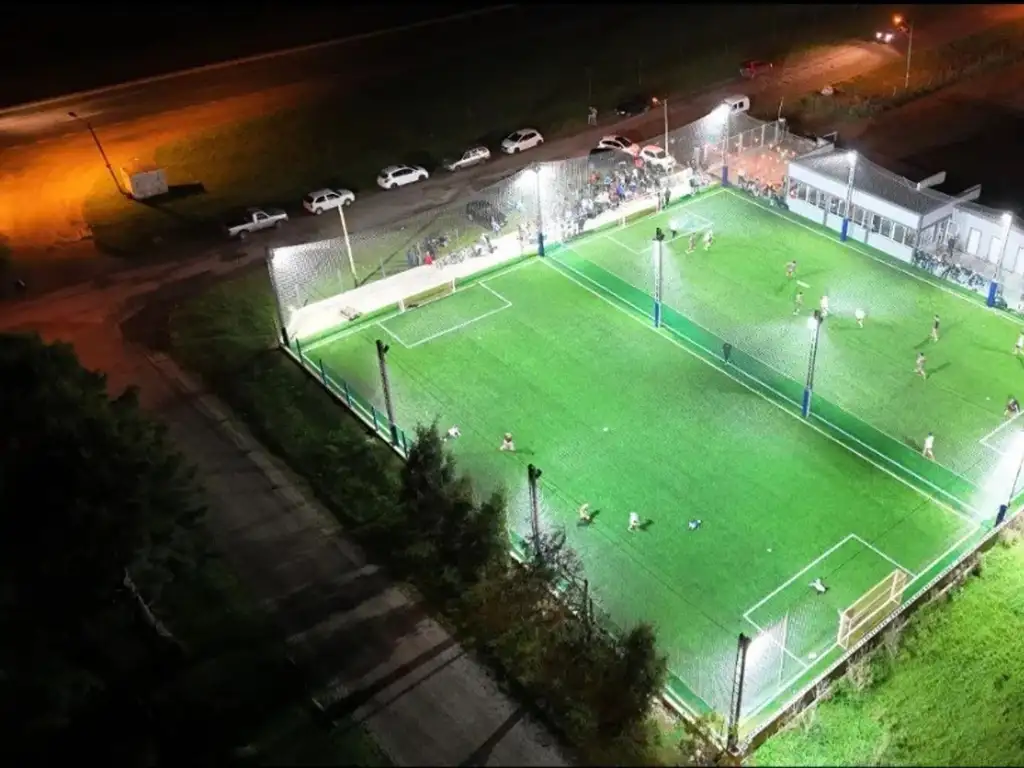 Foto de Complejo deportivo- Barrio Castagnino Ruta 2, imagen 2