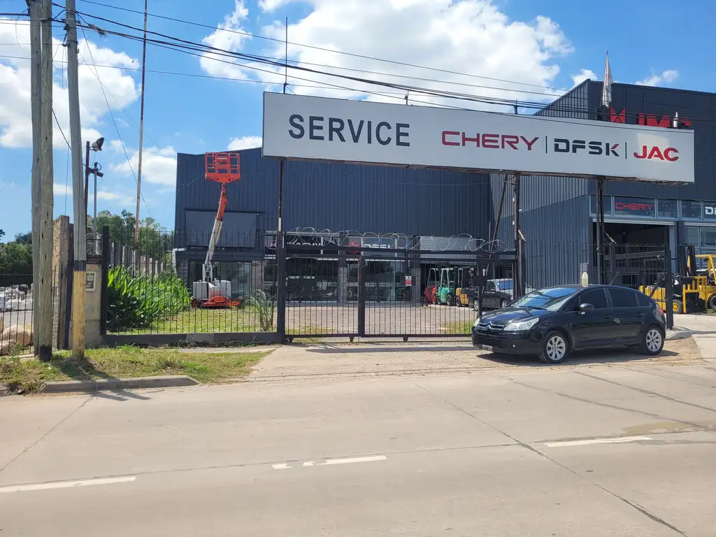Foto de Excelente Local con oficinas y estacionamiento , inmejorable ubicacion, imagen 1